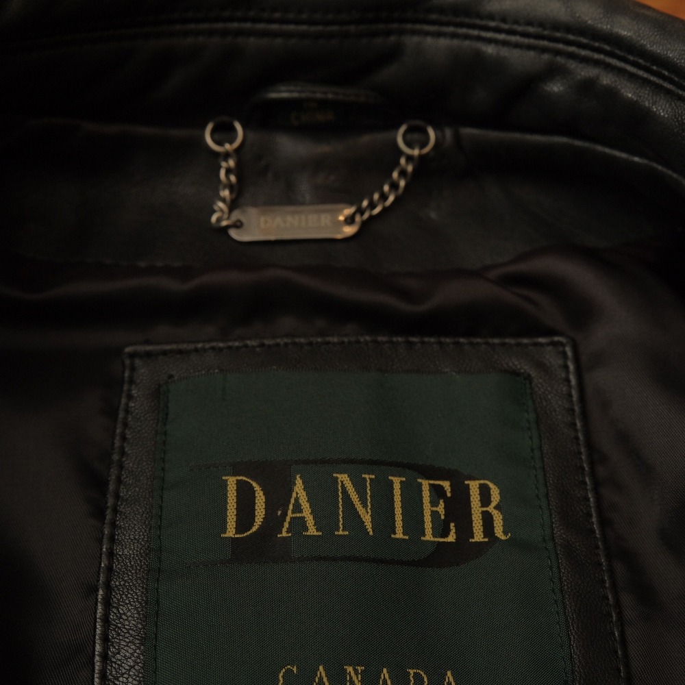 Danier Canada Black Genuine Leather Bomber Jacket Zip Front Classic Style Size S - Picture 8 of 11